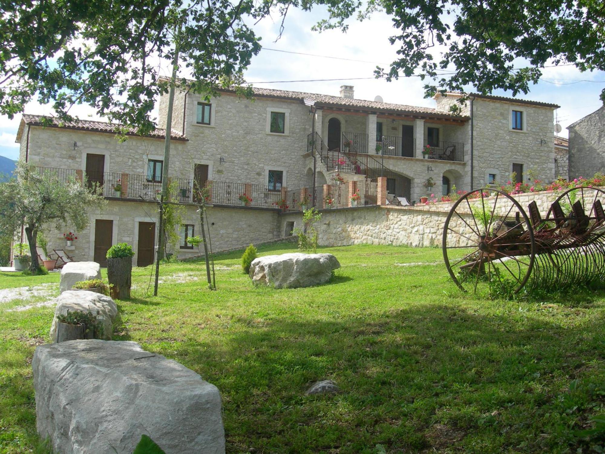 הוילה אבטג'ו Agriturismo Borgo San Martino מראה חיצוני תמונה